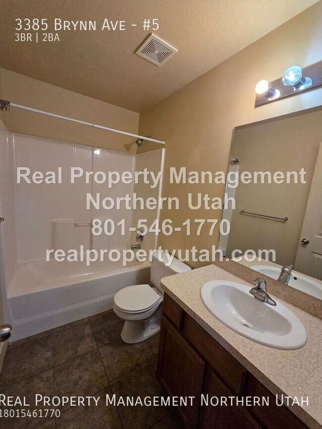 Building Photo - 3385 S Brynn Ave