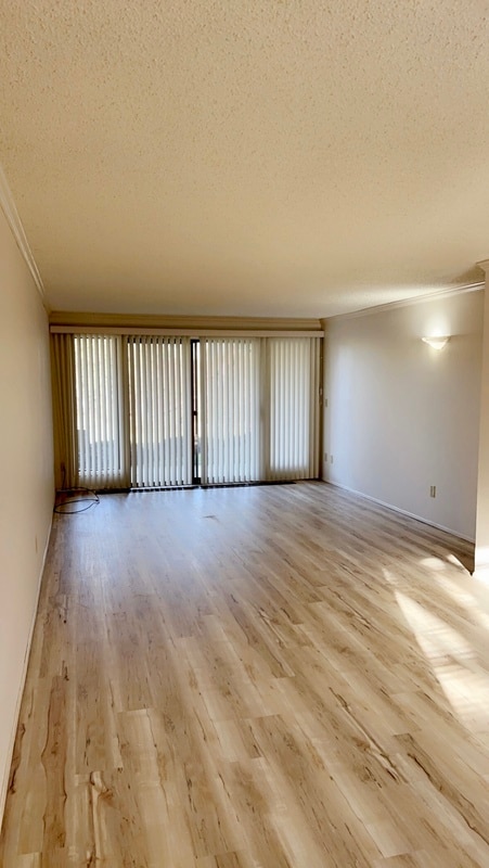 Building Photo - 103 La Villa Dr