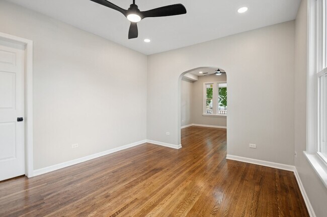 Building Photo - 3300 N Karlov Ave