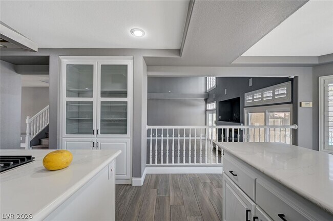 Building Photo - 3800 Beacon Point St