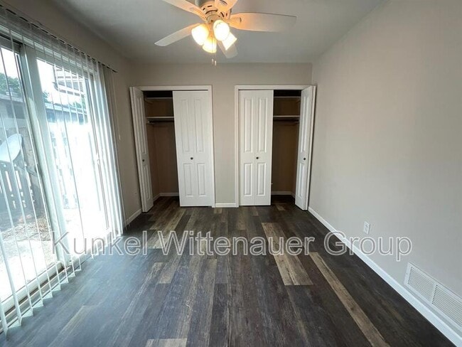 Building Photo - 425 Ponderosa Ave