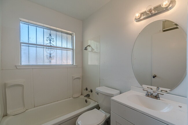 Building Photo - 6142 Lawn Valley Dr