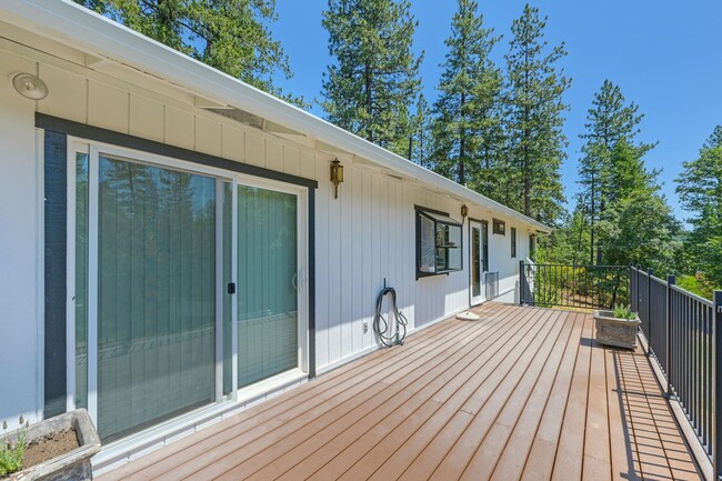 Building Photo - 3-Bedroom Home on a Foresthill Cul-de-Sac