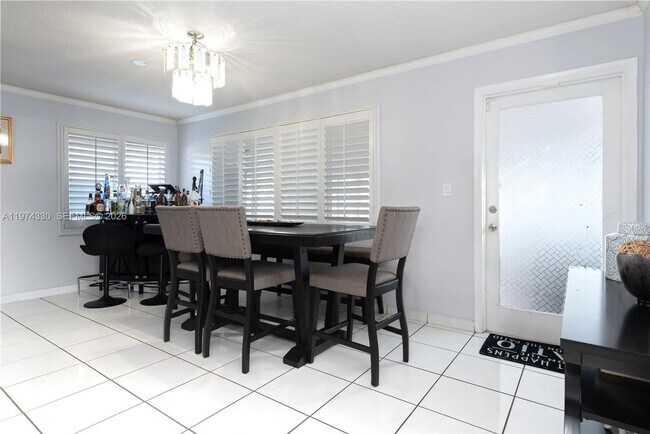 Building Photo - 5640 Hayes St