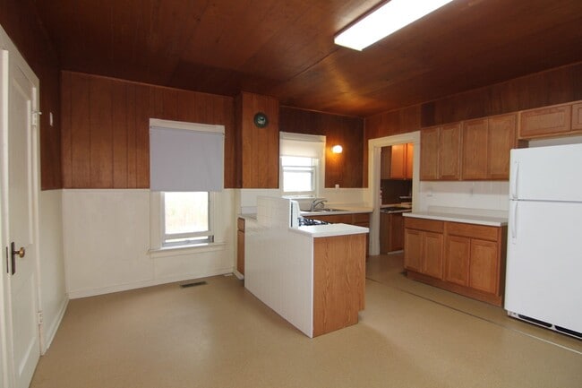 Building Photo - 3161 130th St