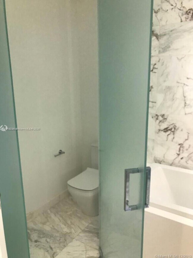 Building Photo - 851 NE 1st Ave