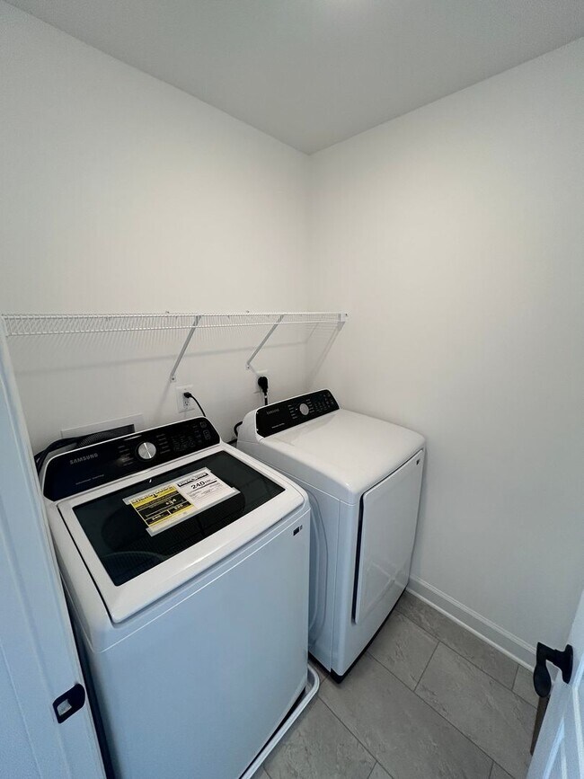 Building Photo - Brand New Luxury 4-Bedroom Townhome with a garage at The Townes at Congers Creek – Phase 3