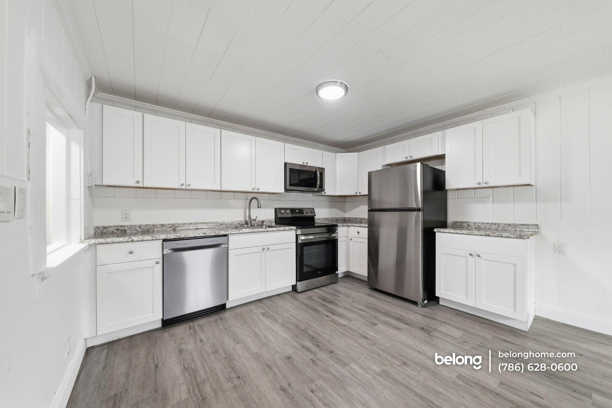 Building Photo - 170 W 23rd St