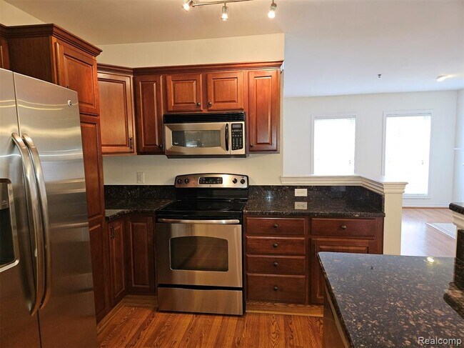 Building Photo - 264 Village Way S