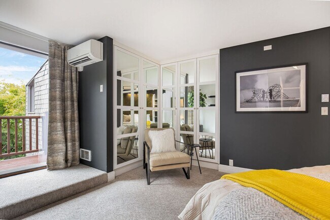 Building Photo - North Capitol Hill One-of-a- Kind Duplex!