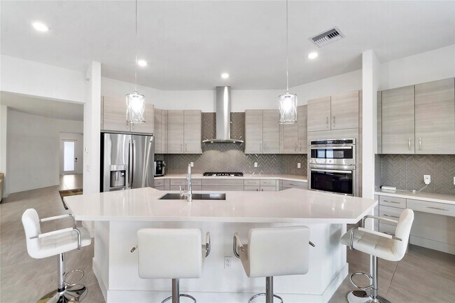 Building Photo - 10710 Aqua Ct