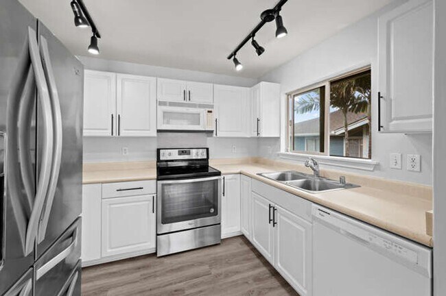 Building Photo - Makakilo  3 BD 2 BA w/ Garage