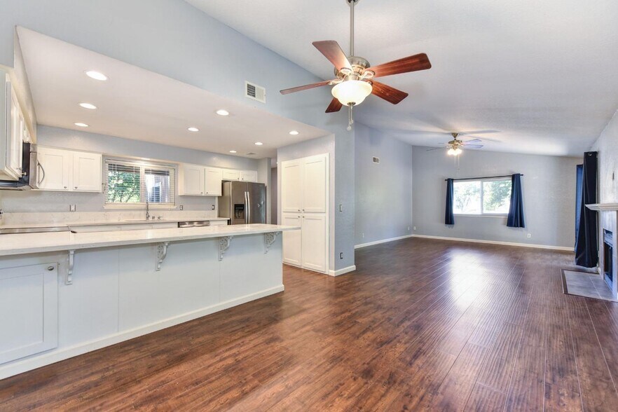 Building Photo - 7965 Arcade Lake Ln