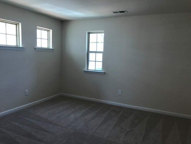 Building Photo - 1037 Bannister Rd