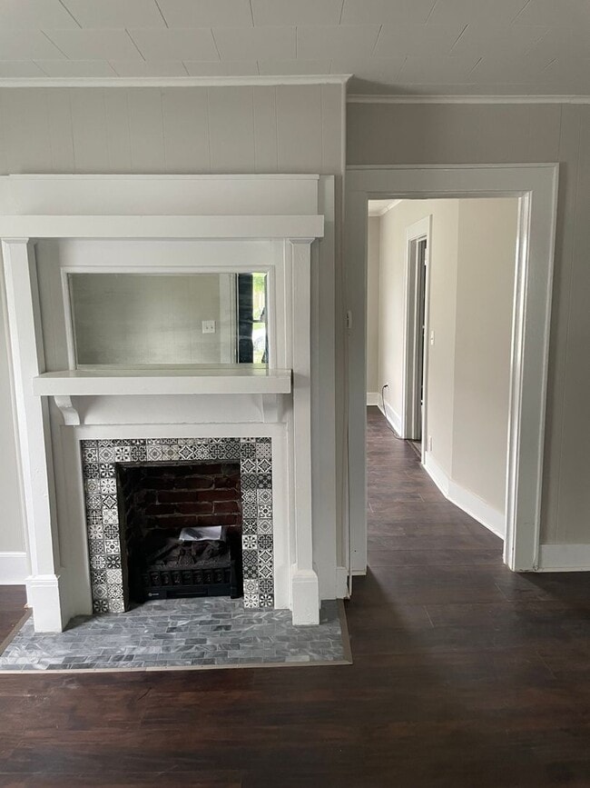 Building Photo - Newly Renovated Three-Bedroom Home in St. Albans