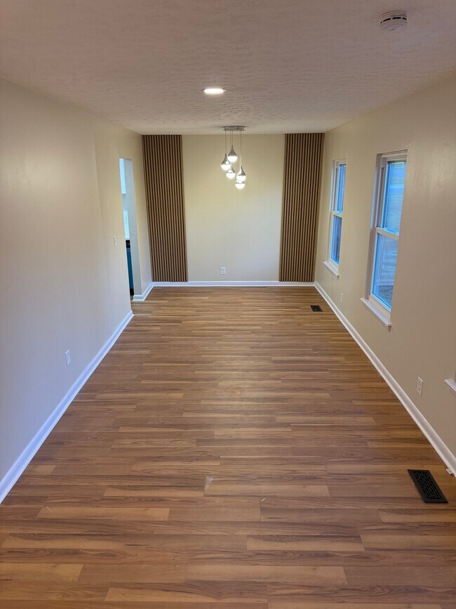 Building Photo - 810 Summer Hill Ln