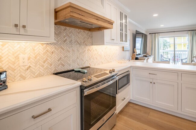 Building Photo - OFF-SEASON MONTHLY RENTAL AVAILABLE MARCH OF 2026