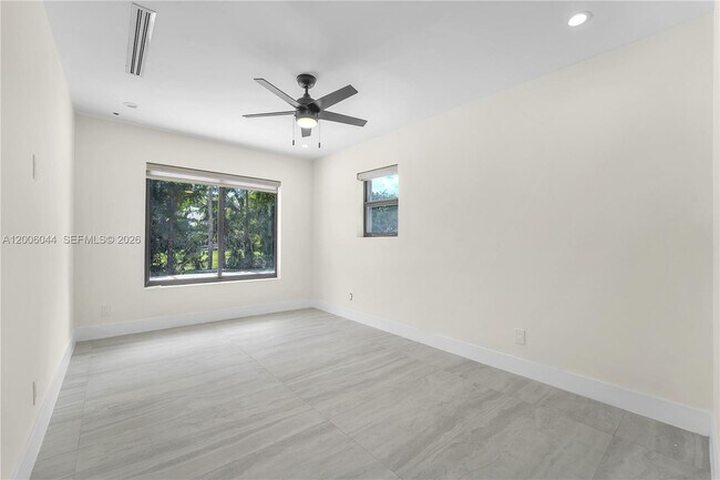 Building Photo - 4700 SW 110th Ave