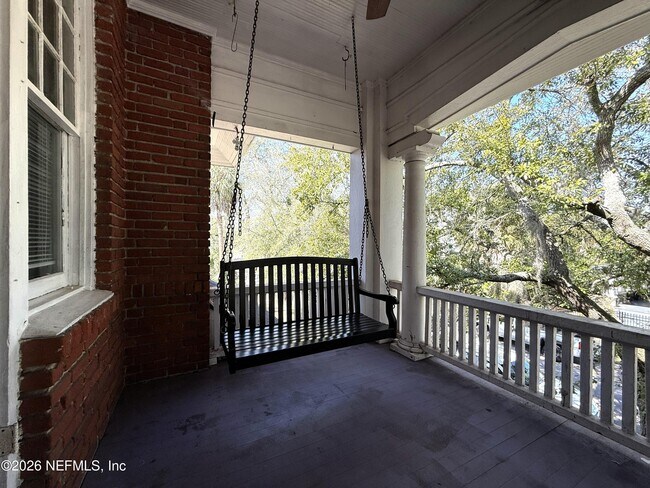 Building Photo - 148 W 6th St