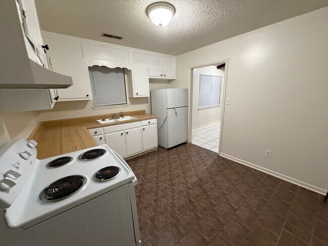 Building Photo - 22173 Ewell St