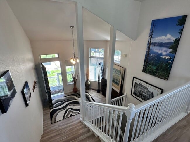 Building Photo - 764 Tuolumne Dr