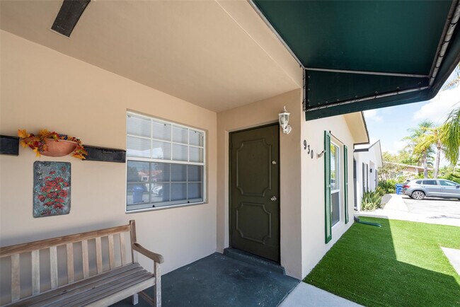 Building Photo - 930 Mandarin Is
