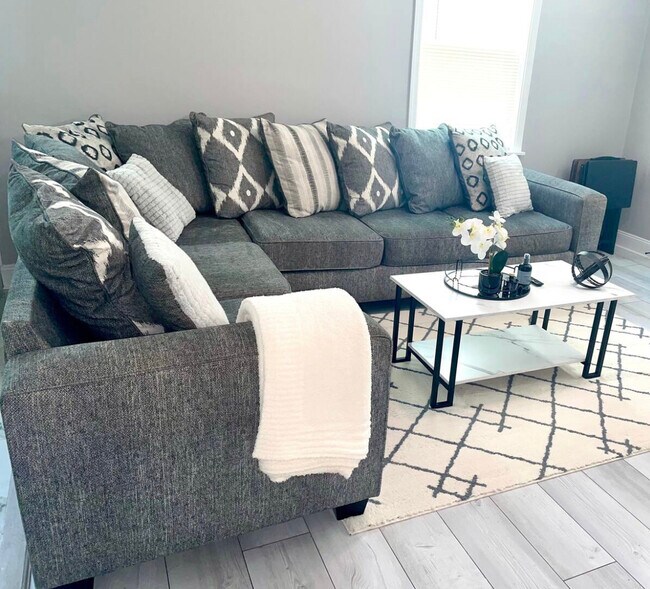 Building Photo - 1927 Louisiana Ave