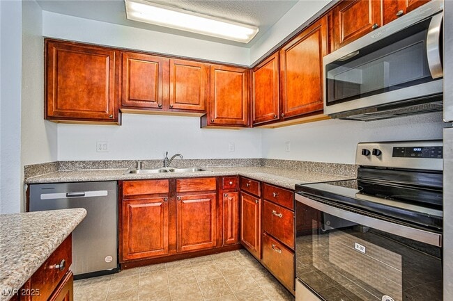 Building Photo - 5240 Indian River Dr