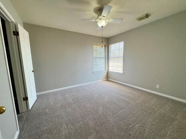 Building Photo - 5844 Back Bay Ln