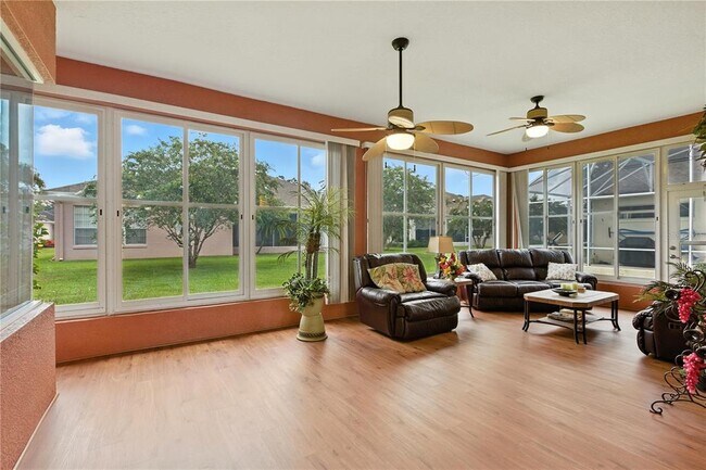 Building Photo - 457 Golf Vista Cir