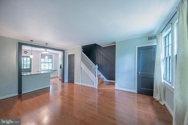Building Photo - 1501 S Edgewood St