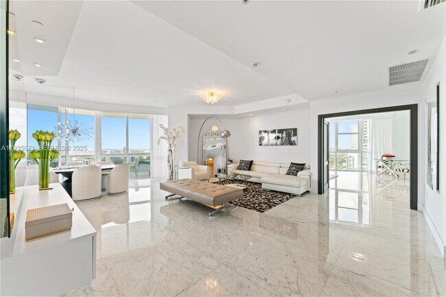 Building Photo - 18201 Collins Ave