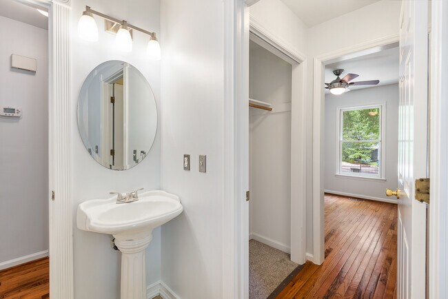 Building Photo - 1502 Hollywood St