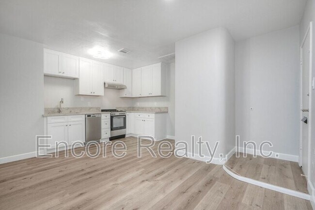 Building Photo - 303 3rd Ave