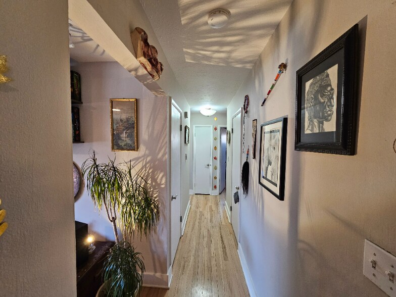 Building Photo - 880 35th St