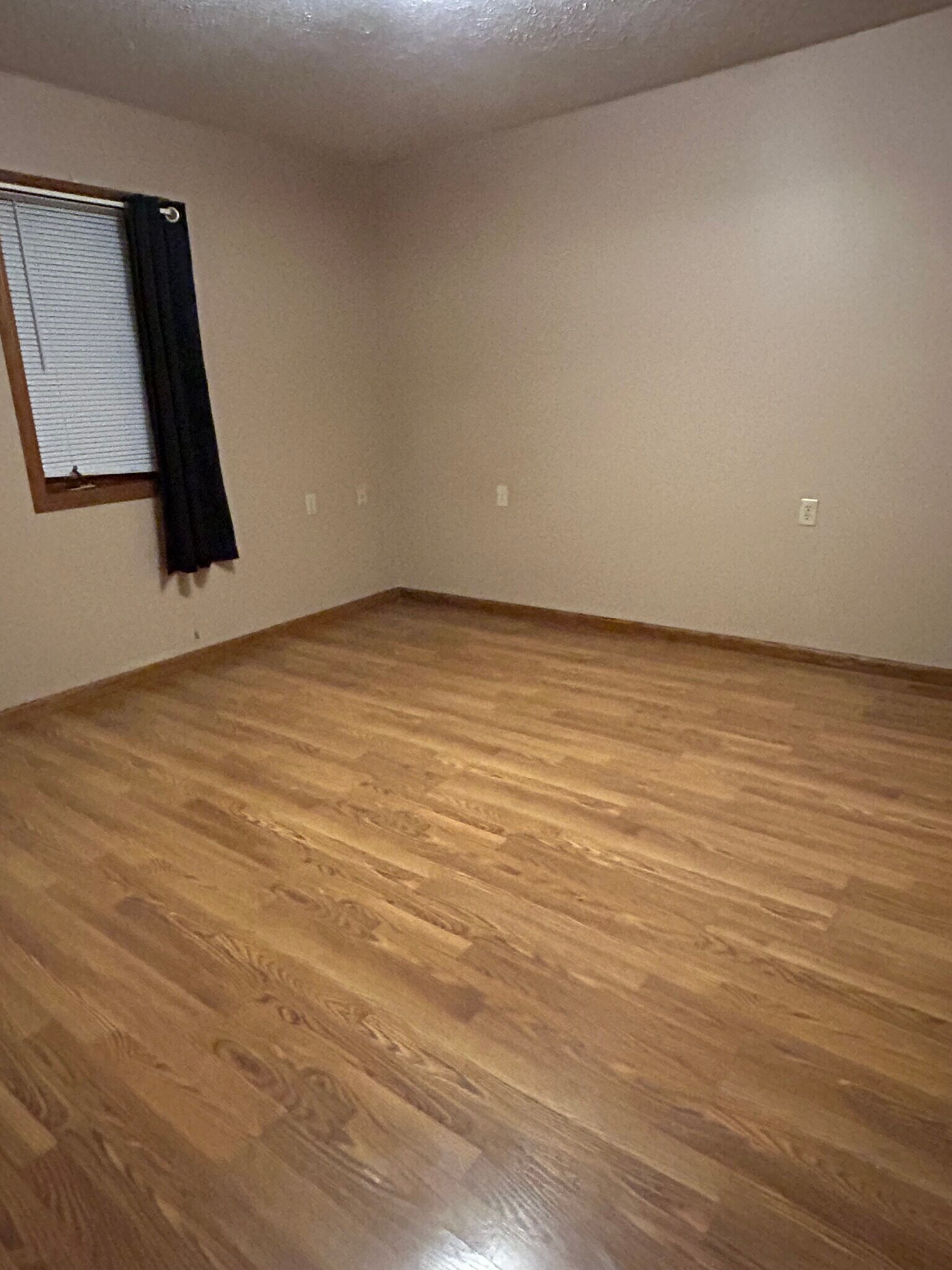 Building Photo - 205 W Cherry St