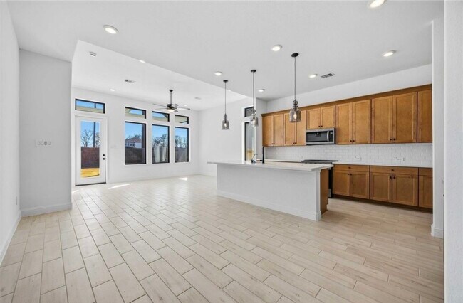 Building Photo - 10326 Water Harbor Dr