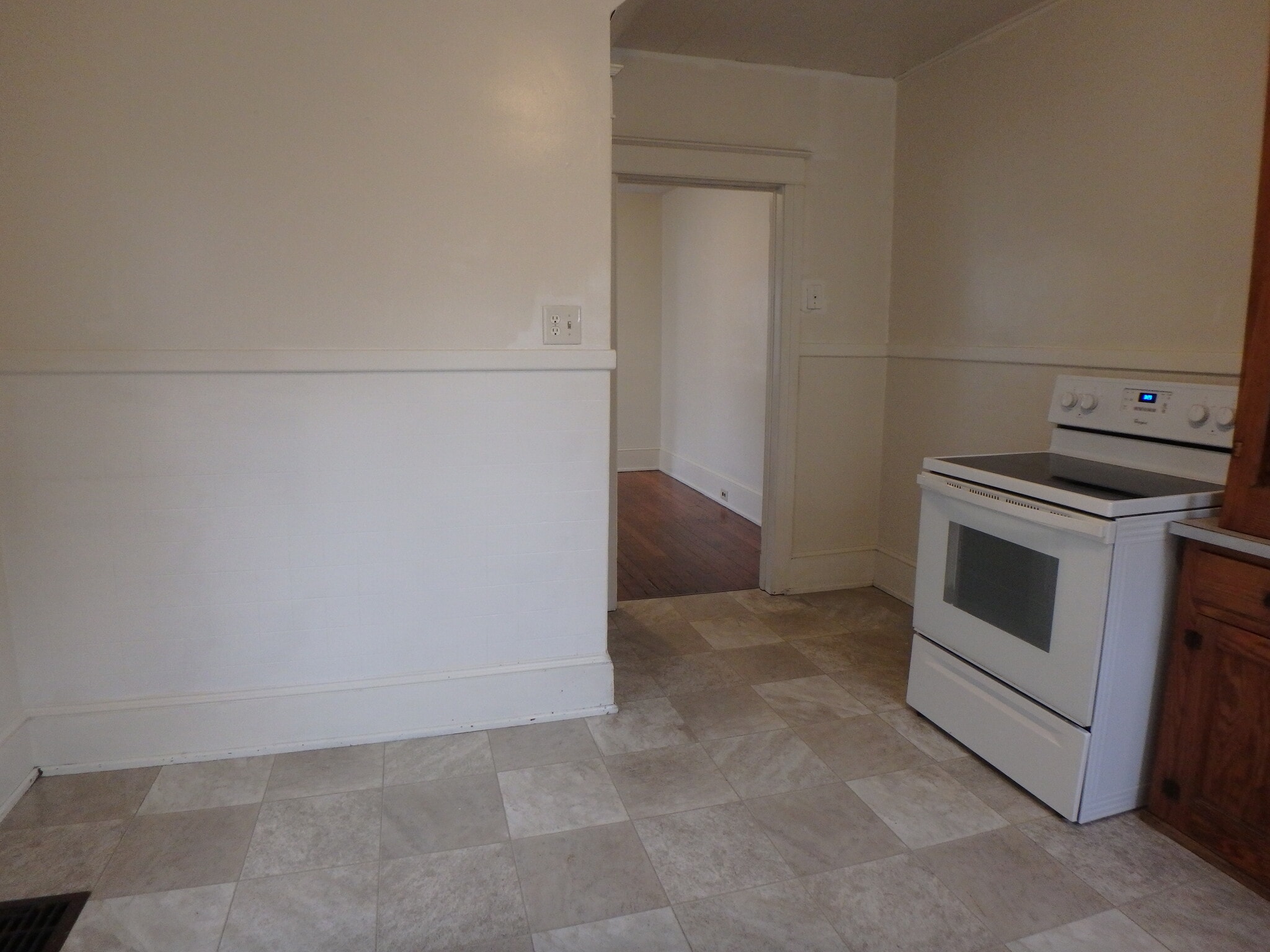 Building Photo - 117 N Montour St