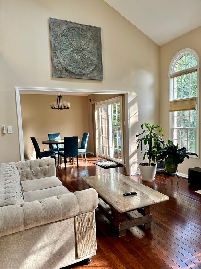 Building Photo - 8438 Chicory Ct