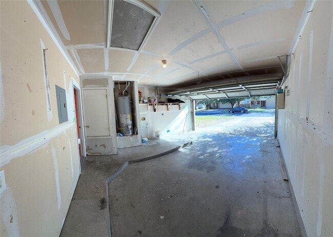 Building Photo - 5005 Daymon Ct