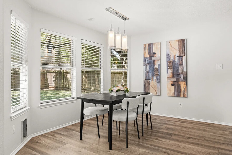 Building Photo - 1401 Wheatfall Ln