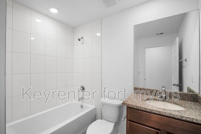 Building Photo - 341 Reeves St