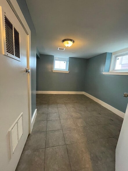 Building Photo - 156 Randolph Ave