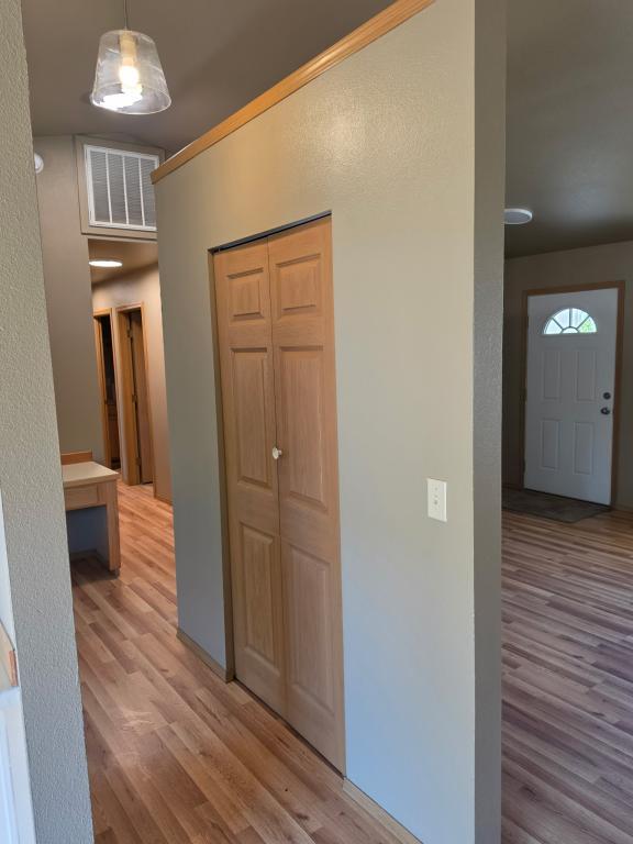 Building Photo - 15607 Parkview Dr SE