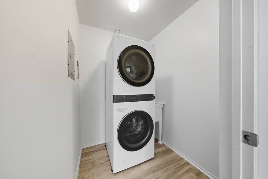 Washer/Dryer at Franklin River Apartments in Southfield - Franklin River Apartments