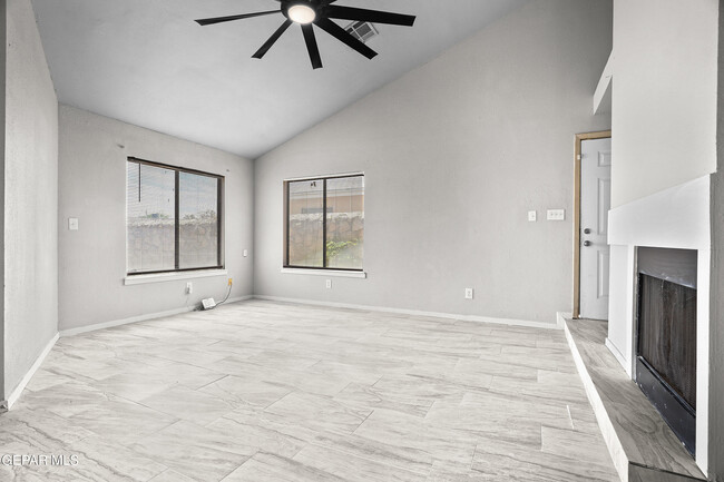 Building Photo - 10720 Chert St