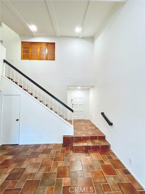 Building Photo - 809 Creekside Dr