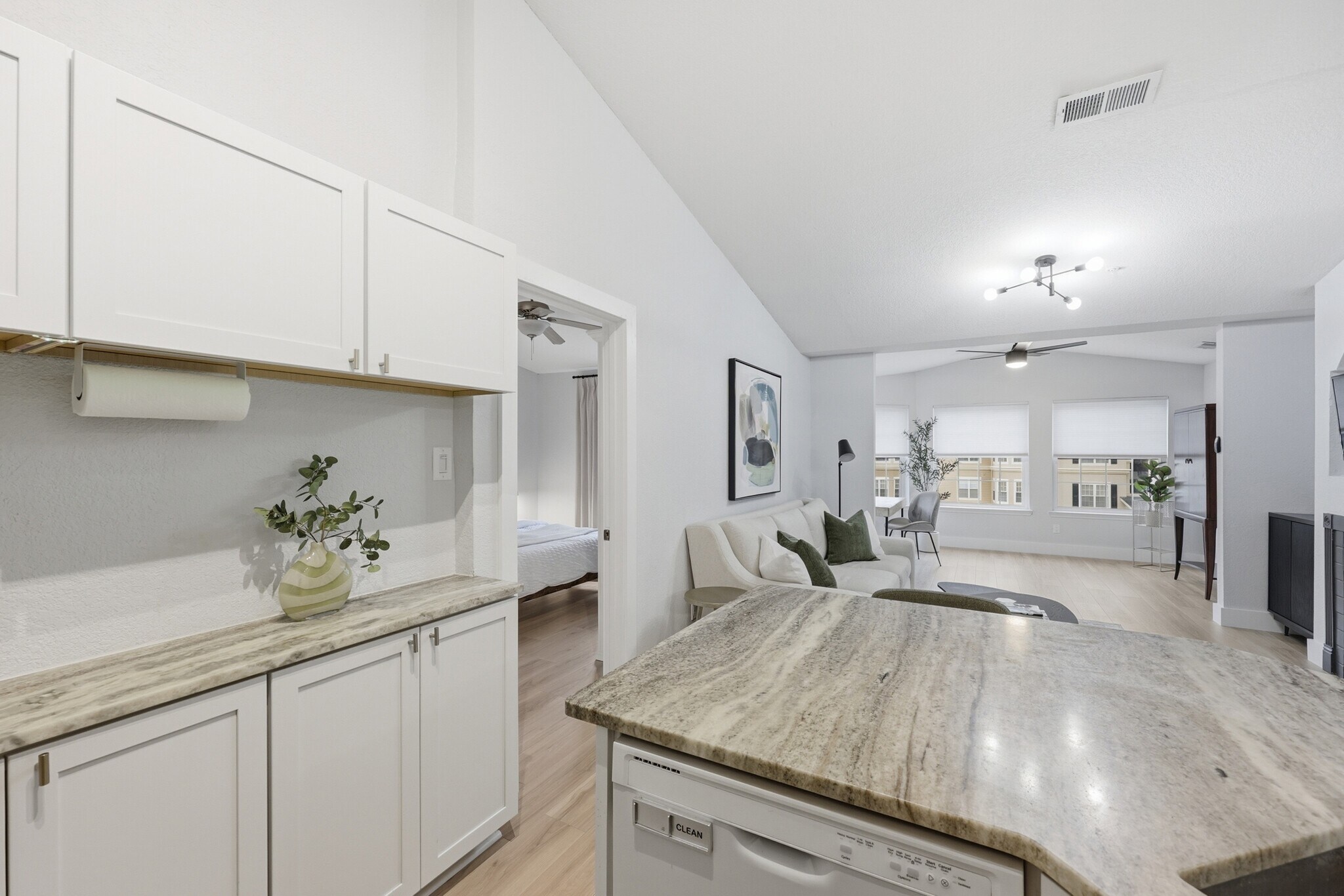 Building Photo - 13810 Sutton Park Dr N