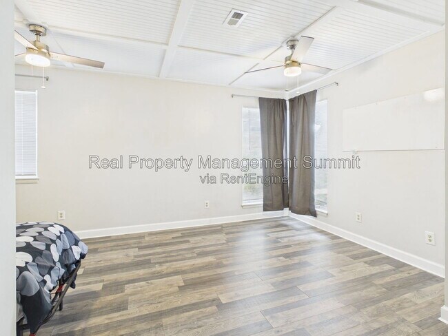 Building Photo - 1336 Hunters Rd