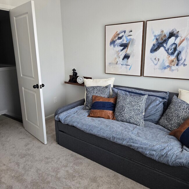 Building Photo - 347 Skylar Ct SE